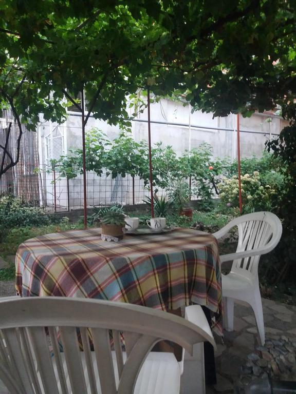 Julija Guest House Охрид Екстер'єр фото